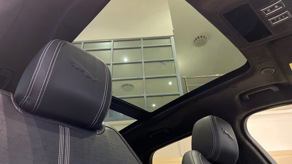 Used Jaguar F-Pace 2023 for sale - 76297346: Photo 23