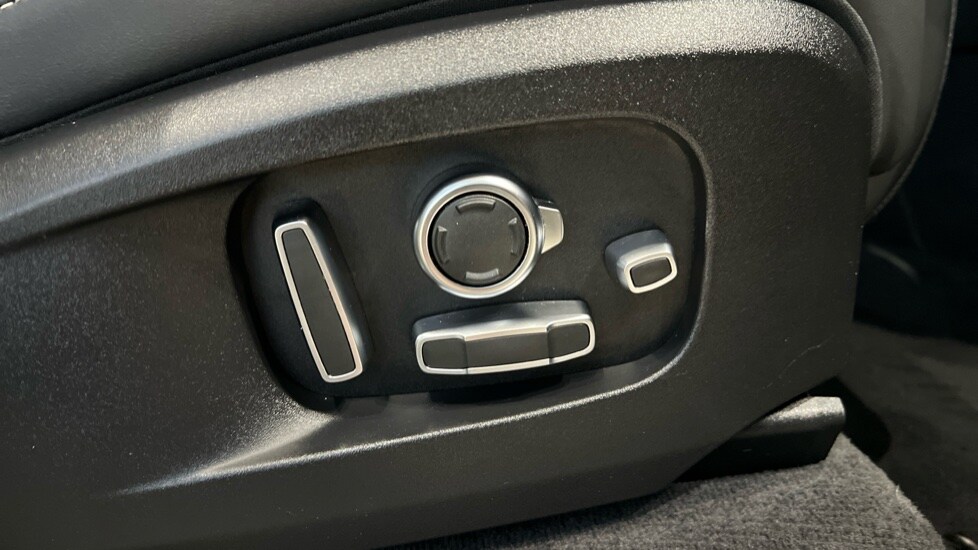 Used Jaguar F-Pace 2023 for sale - 76297346: Photo 35