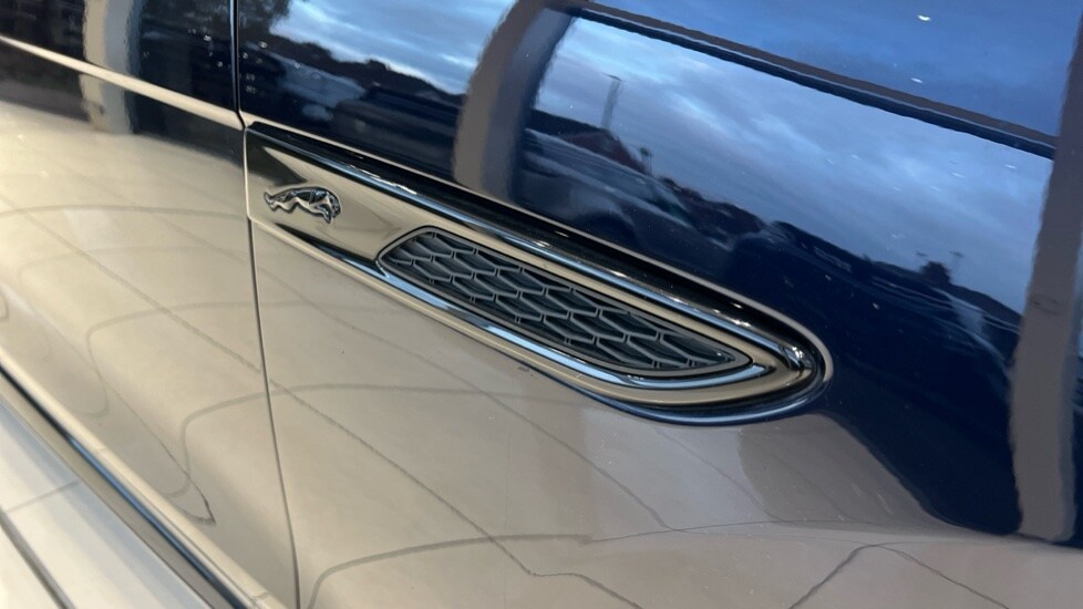 Used Jaguar F-Pace 2023 for sale - 76297346: Photo 41