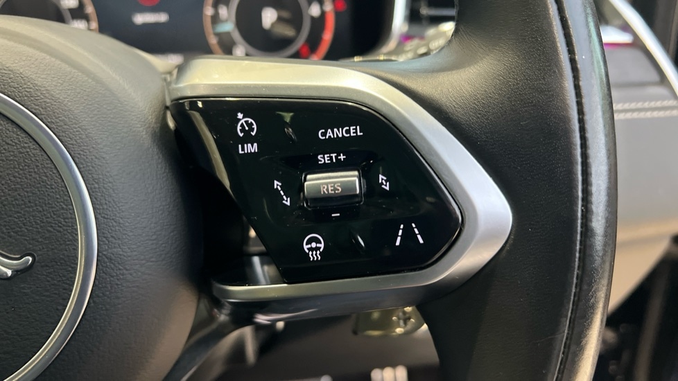 Used Jaguar F-Pace 2023 for sale - 76297346: Photo 73