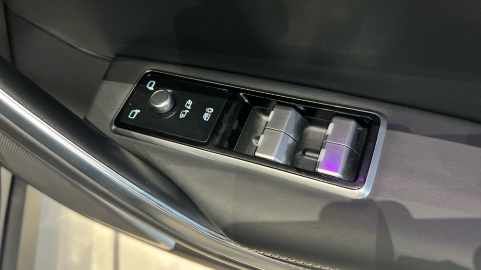 Used Jaguar F-Pace 2023 for sale - 76297346: Photo 80