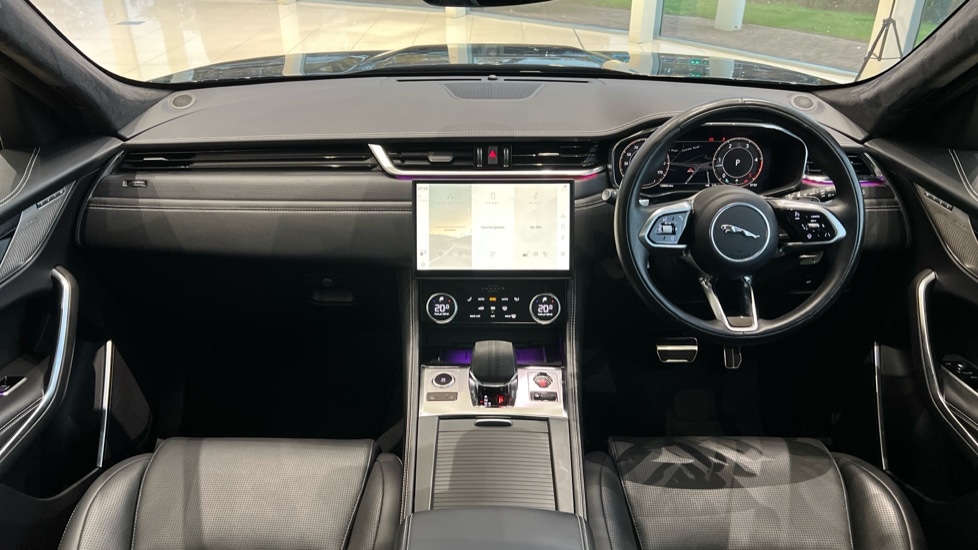 Used Jaguar F-Pace 2023 for sale - 76297346: Photo 9