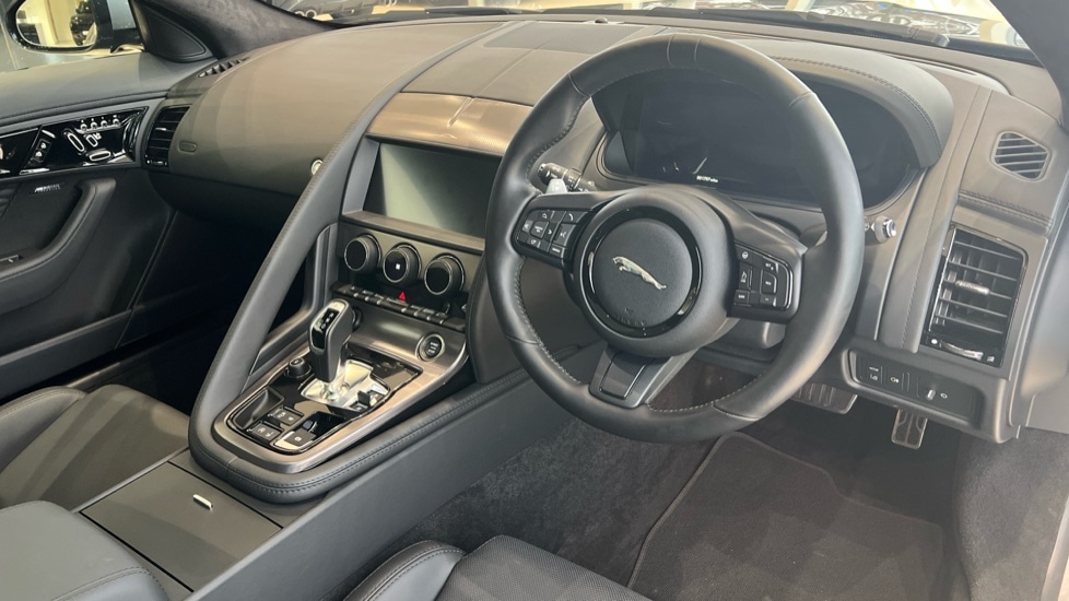 Used Jaguar F-Type 2024 for sale - 77060705: Photo 32