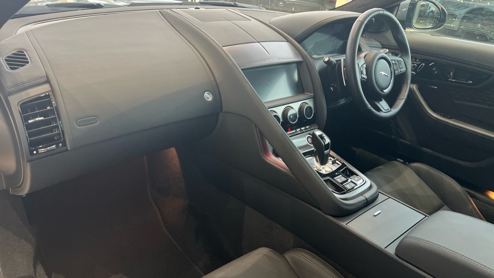 Used Jaguar F-Type 2024 for sale - 77060705: Photo 33