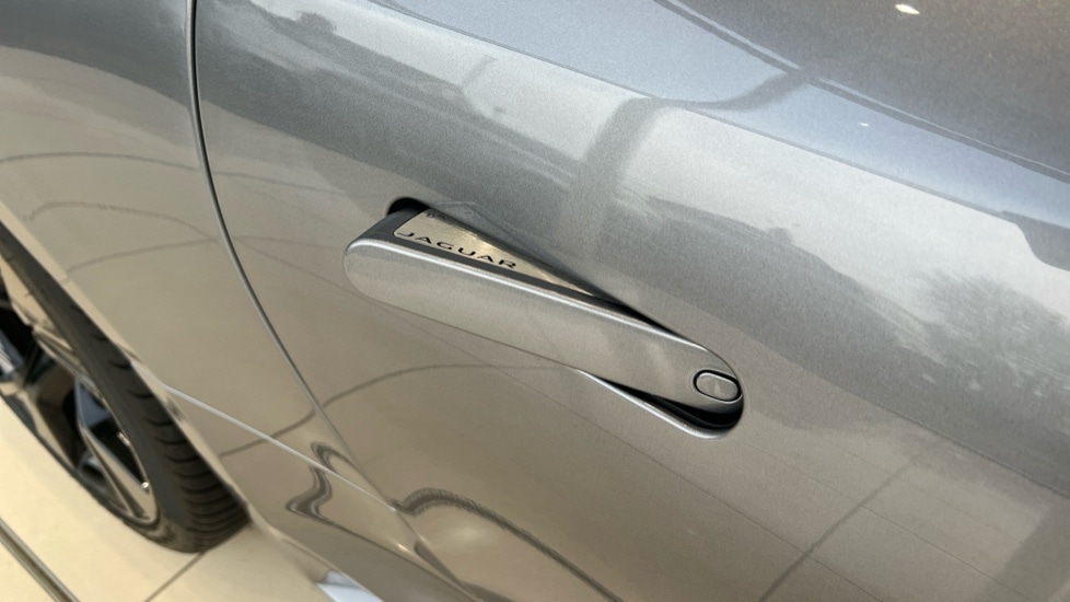 Used Jaguar F-Type 2024 for sale - 77060705: Photo 46