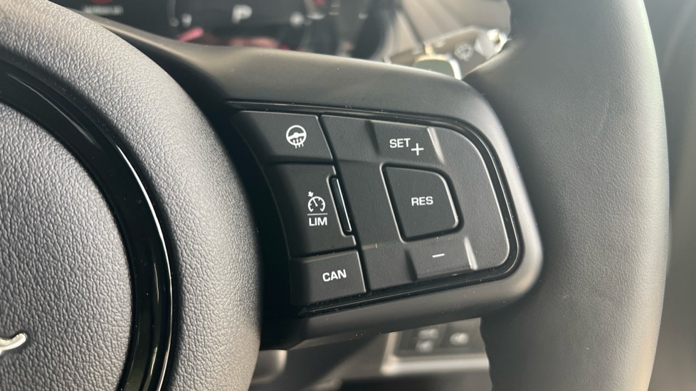 Used Jaguar F-Type 2024 for sale - 77060705: Photo 69