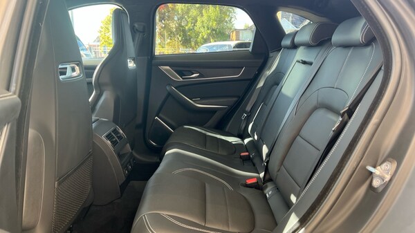 Used Jaguar F-Pace 2022 for sale - 76161445: Photo 4
