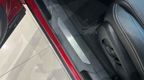 Used Jaguar F-Pace 2024 for sale - 76244421: Photo 25