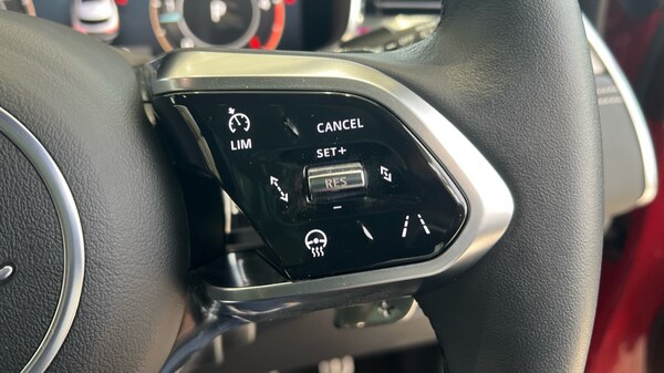 Used Jaguar F-Pace 2024 for sale - 76244421: Photo 68