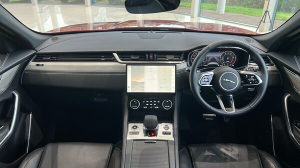 Used Jaguar F-Pace 2024 for sale - 76244421: Photo 9