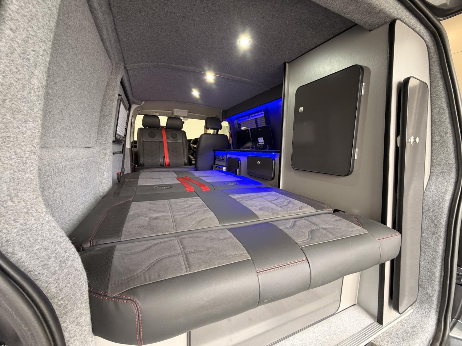 Used Volkswagen Transporter 2023 for sale - 78131766: Photo 2