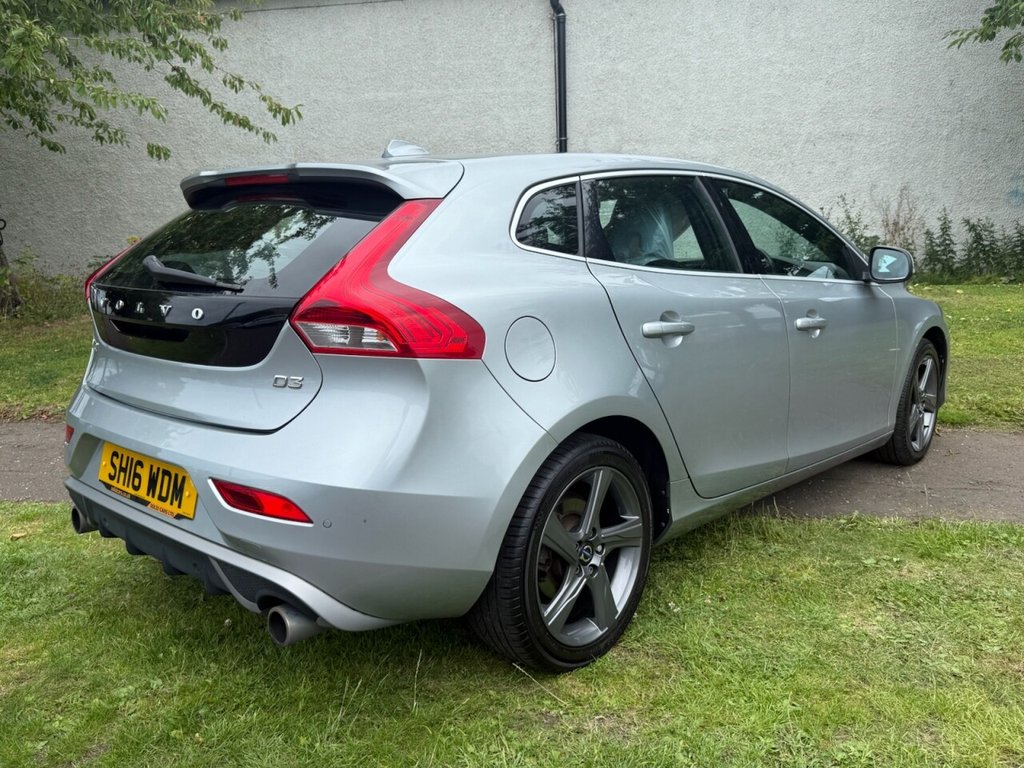 Used Volvo V40 2016 for sale - 76105552: Photo 10