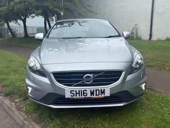 Used Volvo V40 2016 for sale - 76105552: Photo 2