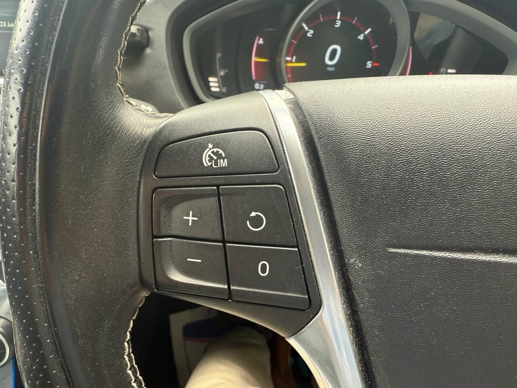 Used Volvo V40 2016 for sale - 76105552: Photo 34