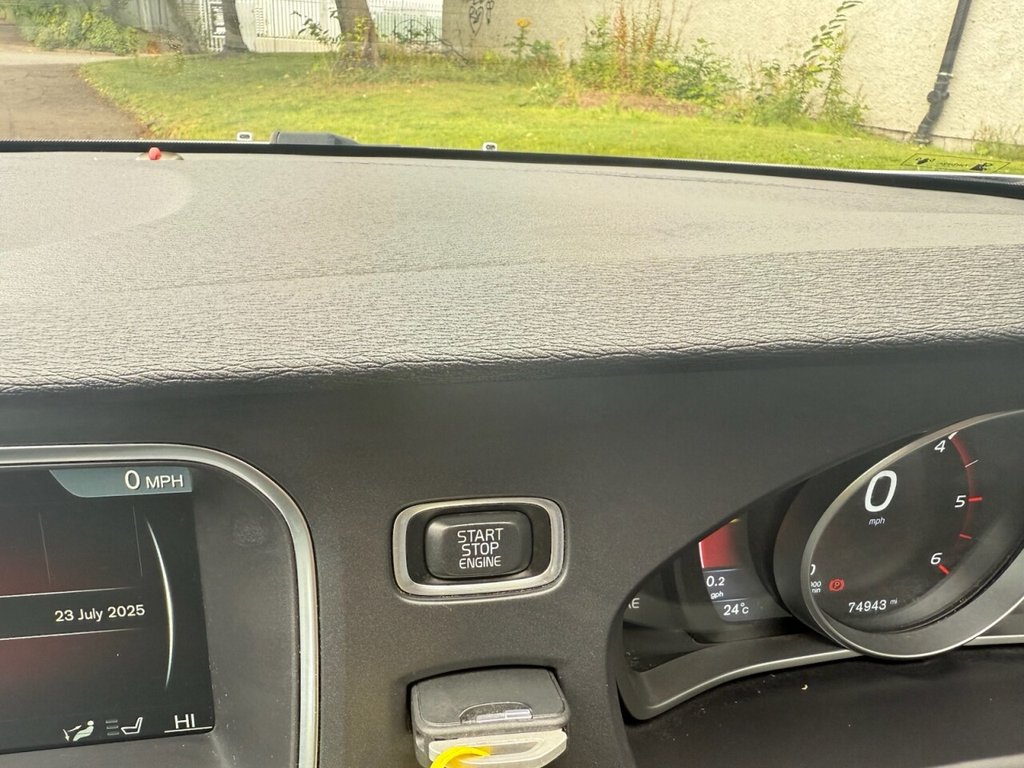 Used Volvo V40 2016 for sale - 76105552: Photo 41