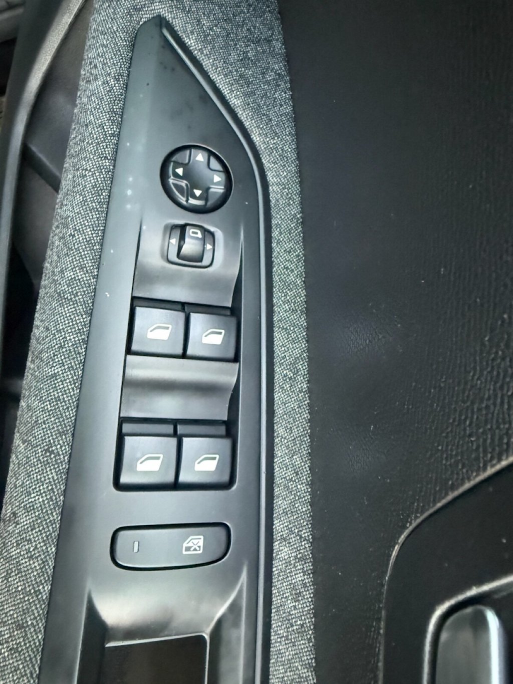 Used Peugeot 3008 2018 for sale - 76536059: Photo 16