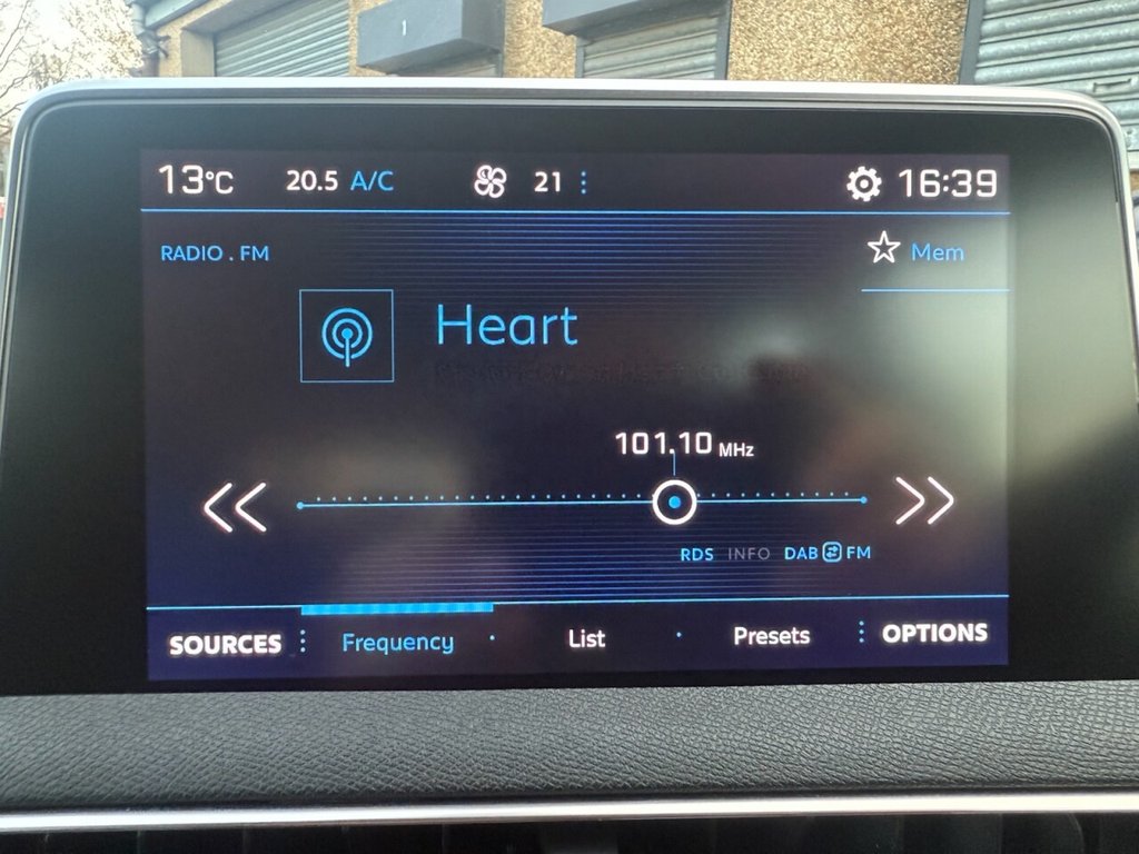 Used Peugeot 3008 2018 for sale - 76536059: Photo 40