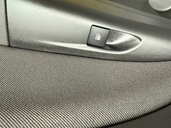 Used Vauxhall Zafira Tourer 2015 for sale - 76080779: Photo 16