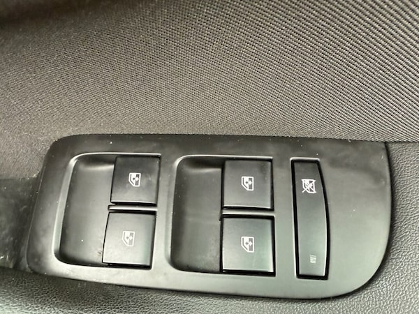 Used Vauxhall Zafira Tourer 2015 for sale - 76080779: Photo 23