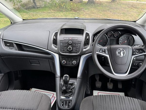 Used Vauxhall Zafira Tourer 2015 for sale - 76080779: Photo 3
