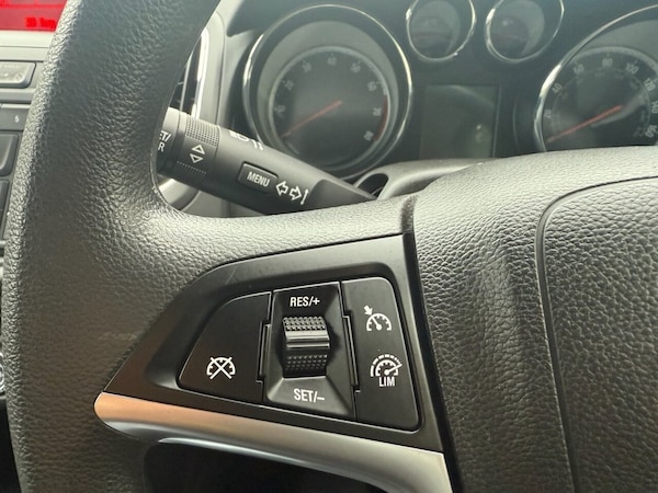 Used Vauxhall Zafira Tourer 2015 for sale - 76080779: Photo 40