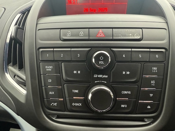 Used Vauxhall Zafira Tourer 2015 for sale - 76080779: Photo 50