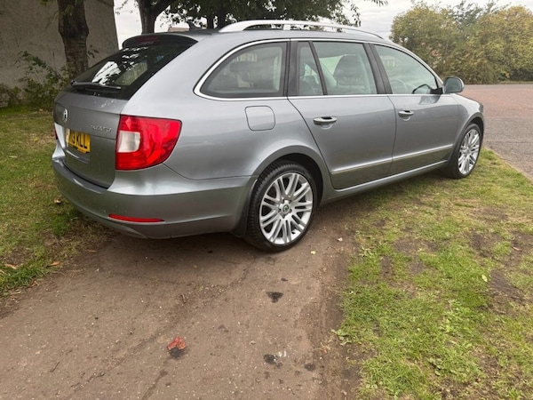 Used Skoda Superb 2013 for sale - 76056880: Photo 6