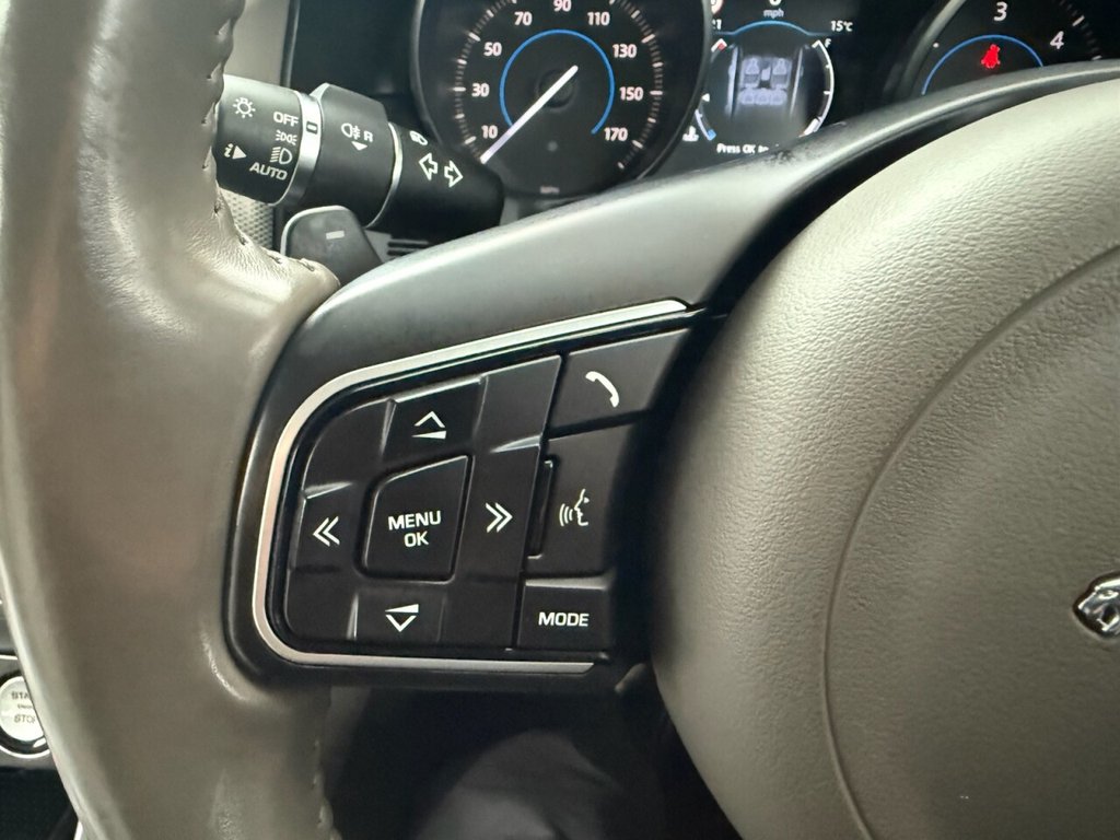 Used Jaguar XF 2016 for sale - 76482481: Photo 41