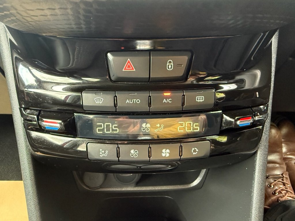 Used Peugeot 208 2019 for sale - 76429574: Photo 32