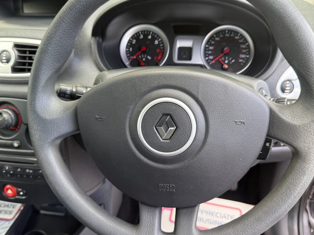 Used Renault Clio 2009 for sale - 76376049: Photo 15