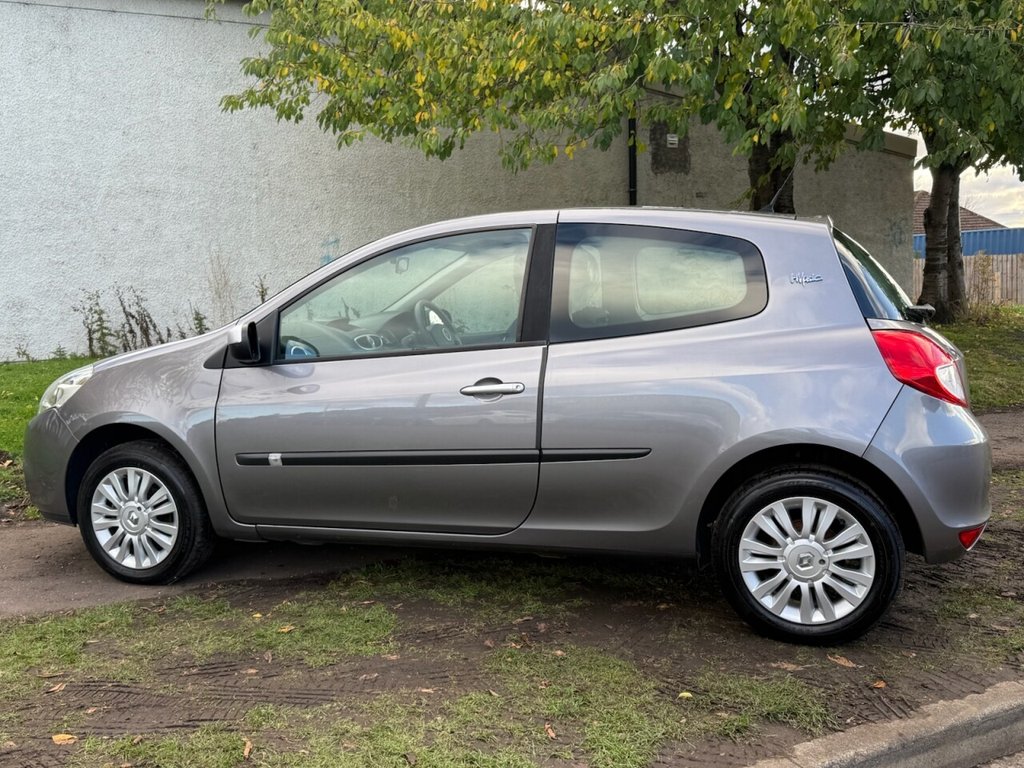 Used Renault Clio 2009 for sale - 76376049: Photo 22