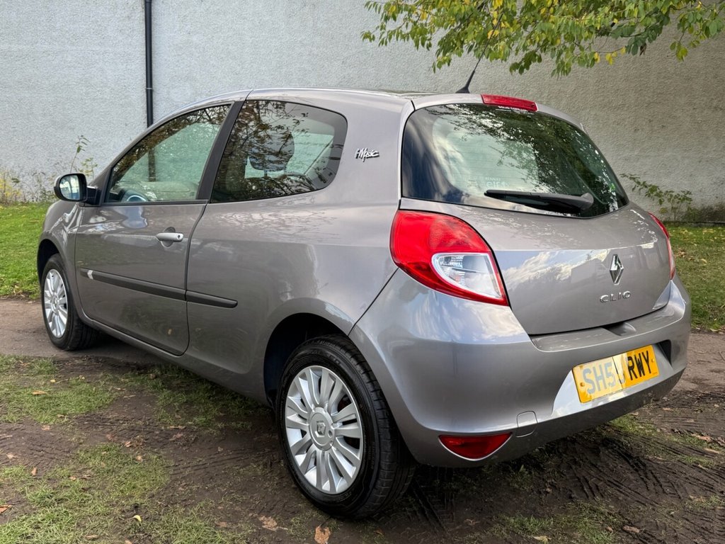 Used Renault Clio 2009 for sale - 76376049: Photo 25