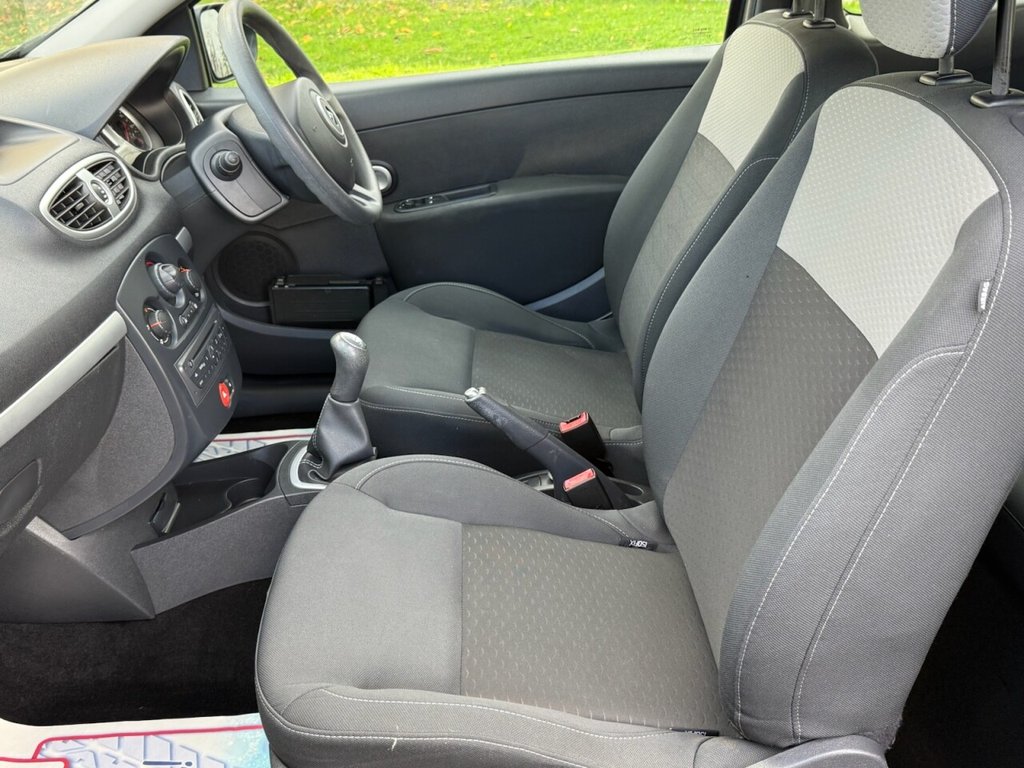 Used Renault Clio 2009 for sale - 76376049: Photo 27