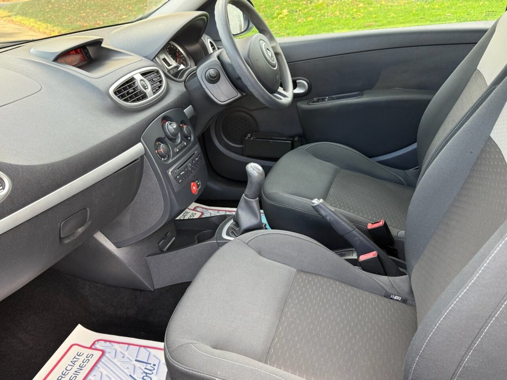 Used Renault Clio 2009 for sale - 76376049: Photo 37