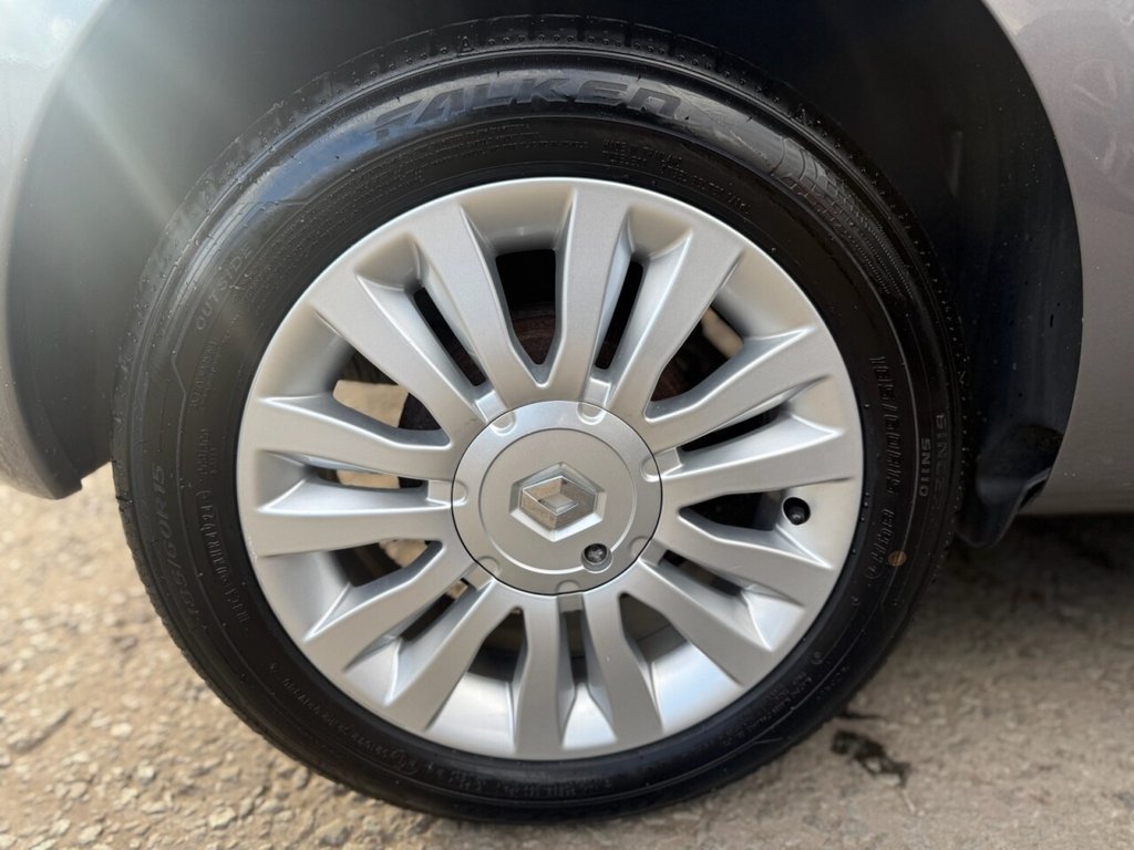 Used Renault Clio 2009 for sale - 76376049: Photo 41