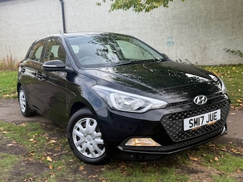 Used Hyundai i20 2017 for sale - 76356971: Photo