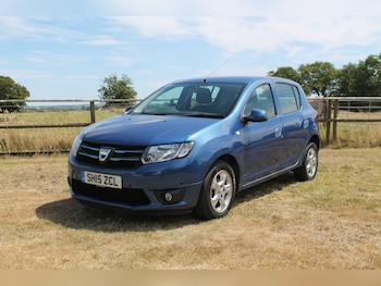 Used Dacia Sandero 2015 for sale - 79488738: Photo