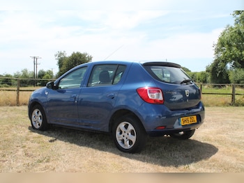 Used Dacia Sandero 2015 for sale - 79488738: Photo