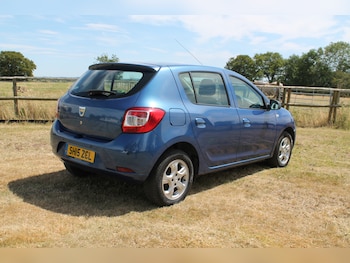 Used Dacia Sandero 2015 for sale - 79488738: Photo