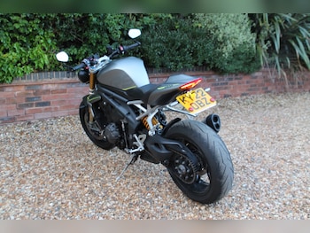 Used Triumph SPEED 2022 for sale - bike-78538738: Photo