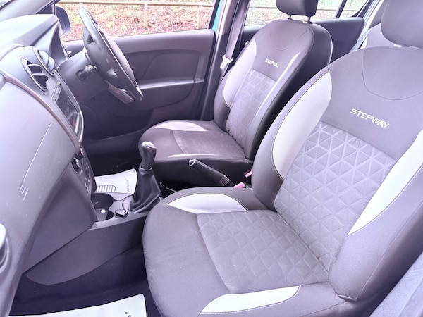Used Dacia Sandero Stepway 2013 for sale - 76174361: Photo 10