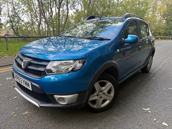 Used Dacia Sandero Stepway 2013 for sale - 76174361: Photo 2