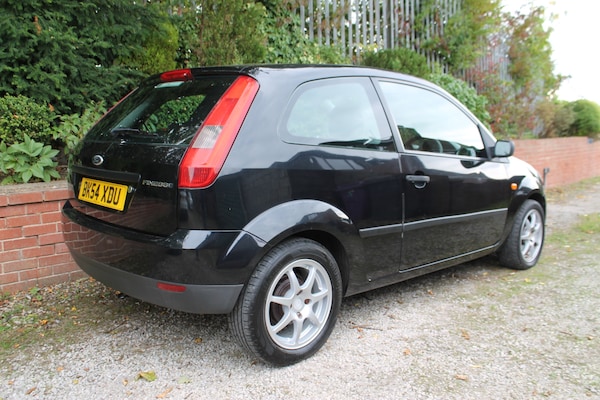 Used Ford Fiesta 2004 for sale - 76135801: Photo 3