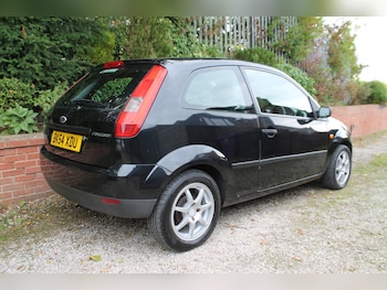 Used Ford Fiesta 2004 for sale - 76135801: Photo
