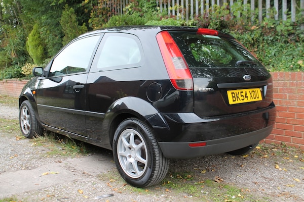 Used Ford Fiesta 2004 for sale - 76135801: Photo 4