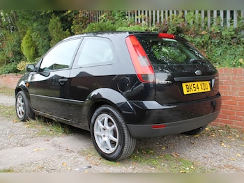 Used Ford Fiesta 2004 for sale - 76135801: Photo