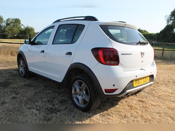 Used Dacia Sandero Stepway 2017 for sale - 79487943: Photo