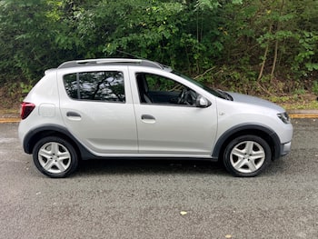 Used Dacia Sandero Stepway 2014 for sale - 79754085: Photo