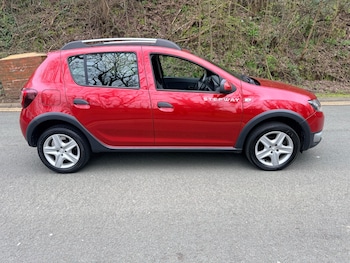 Used Dacia Sandero Stepway 2014 for sale - 78098945: Photo
