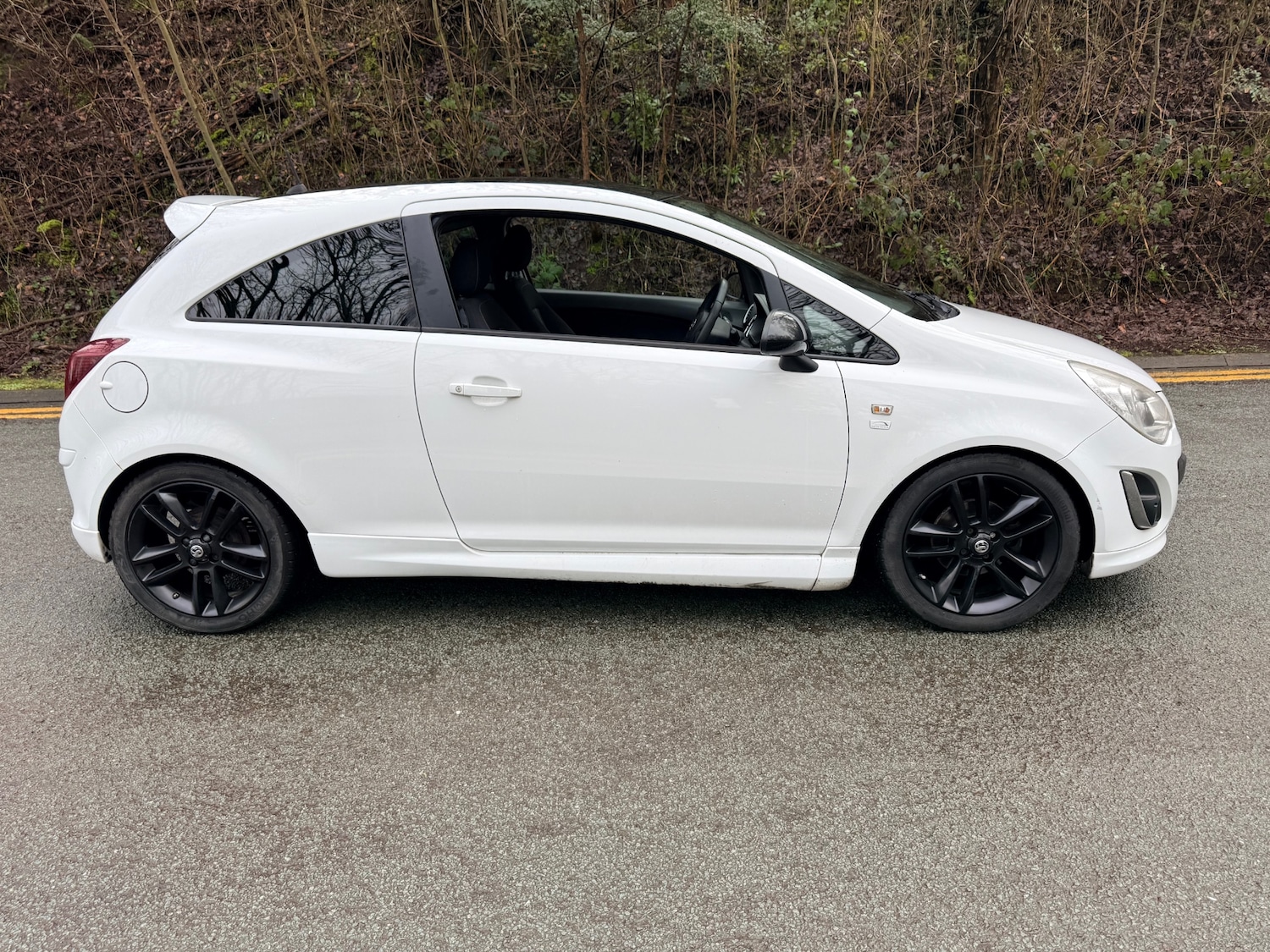 Used Vauxhall Corsa 2012 for sale - 77562934: Photo 3